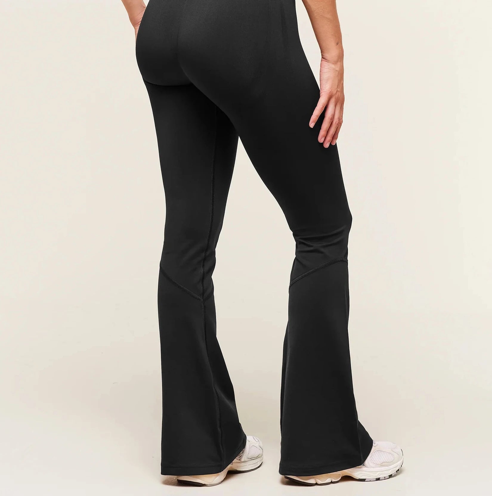 PREVENTA - Everyday Seamless Flared Legging